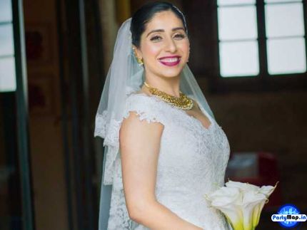 Official profile picture of Neha Bhasin