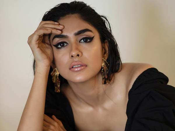 Official profile picture of Mrunal Thakur