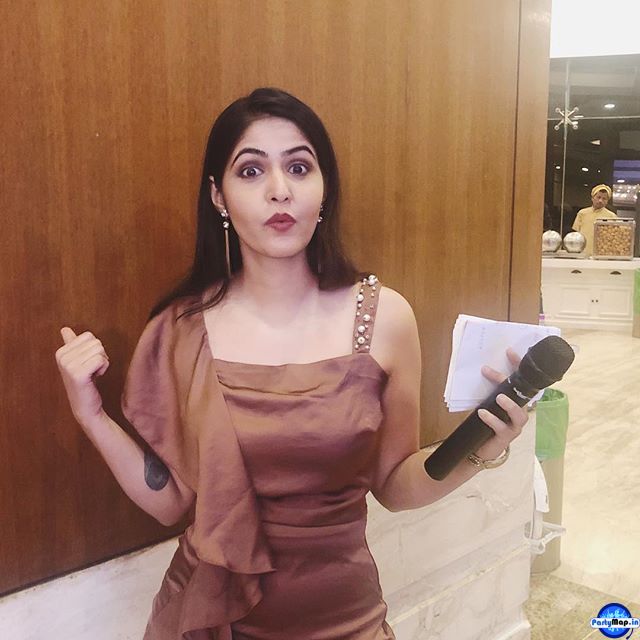 Photo of Emcee Muskaan at a concert