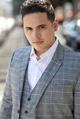 Official profile picture of Adrian Valle Torres