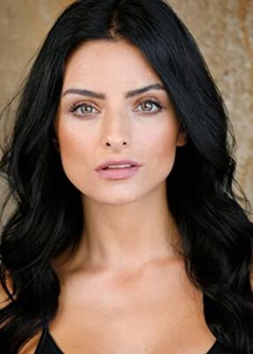 Official profile picture of Aislinn Derbez