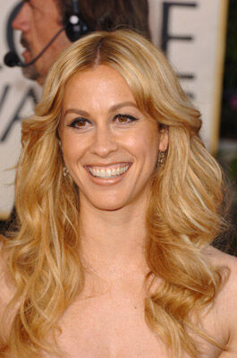 Official profile picture of Alanis Morissette