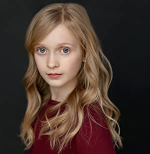 Official profile picture of Alayna Edwards