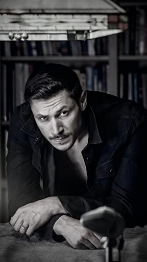 Official profile picture of Alex Meraz