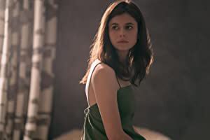 Official profile picture of Alison Oliver