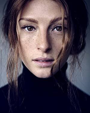 Official profile picture of Amber Jean Rowan
