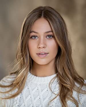 Official profile picture of Anabel Sweeney