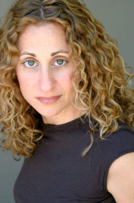 Official profile picture of Andrea Ruth
