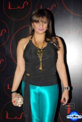 Photo of Anjali Kapoor at a concert