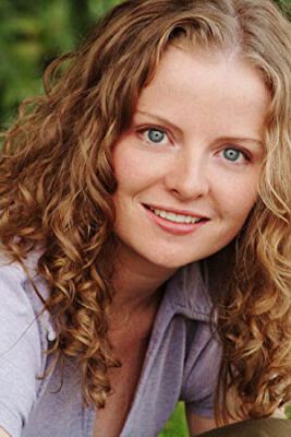 Official profile picture of Anna Cummer