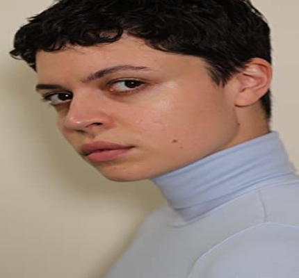 Official profile picture of Anna Sari