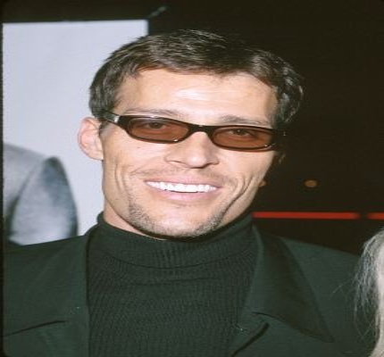 Official profile picture of Anthony Robbins