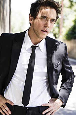 Official profile picture of Ashley Zukerman