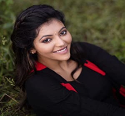 Official profile picture of Athulya Ravi