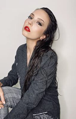 Official profile picture of Avery Austin