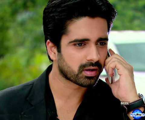 Photo of Avinash Sachdev at a concert