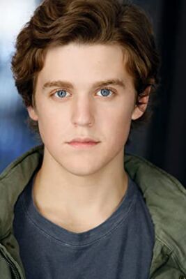 Official profile picture of Bailey Roberts