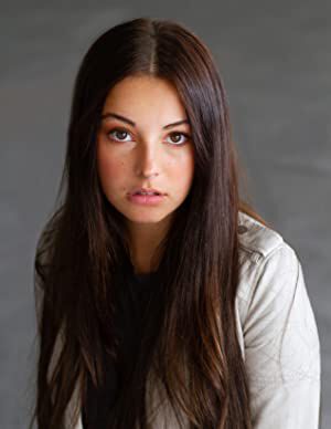 Official profile picture of Belle Warren