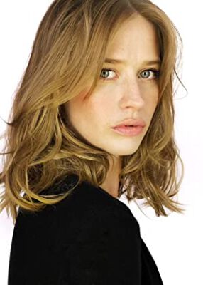 Official profile picture of Camille Stopps