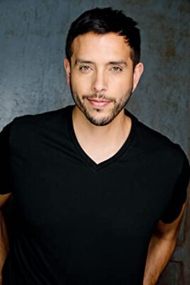 Official profile picture of Carlos Flores Jr.
