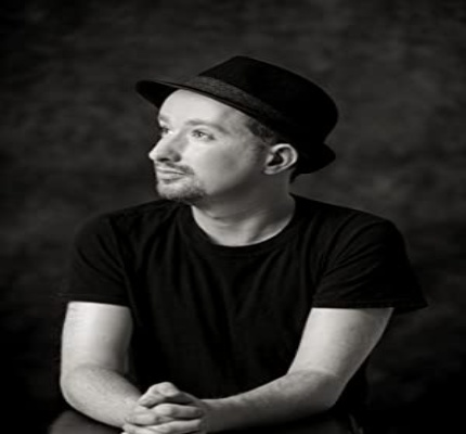 Official profile picture of Casey Metcalfe