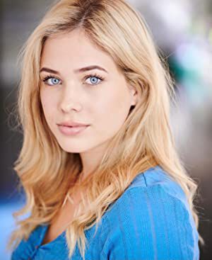 Official profile picture of Chloë Marie Rhoades