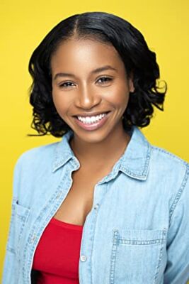 Official profile picture of Chloe James