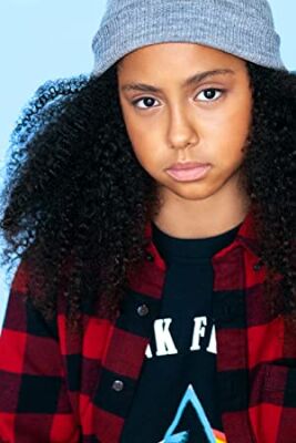 Official profile picture of Chloe R. Fernandez