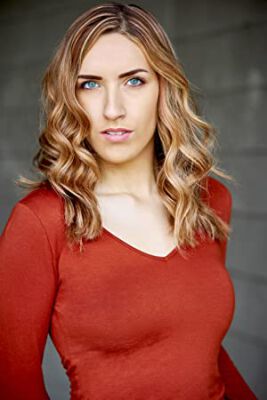 Official profile picture of Christina Ellie