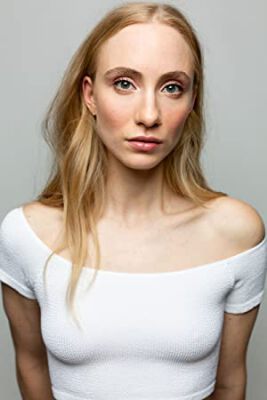 Official profile picture of Claire Becc