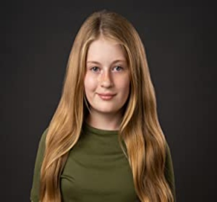 Official profile picture of Claire Yarber