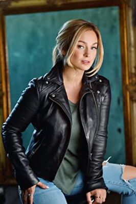 Official profile picture of Courtney Paige