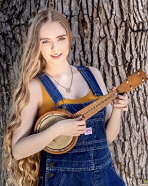 Official profile picture of Darcy Rose Byrnes