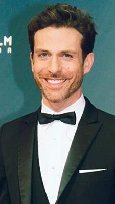 Official profile picture of David Julian Hirsh