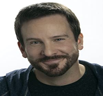 Official profile picture of Dean Julian