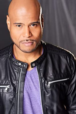 Official profile picture of DJ Rivers