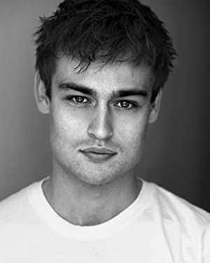 Official profile picture of Douglas Booth