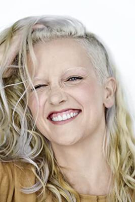 Official profile picture of Effie Lavore