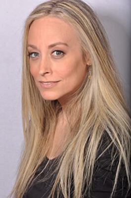 Official profile picture of Eila Mell