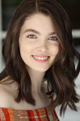Official profile picture of Elizabeth Hunter