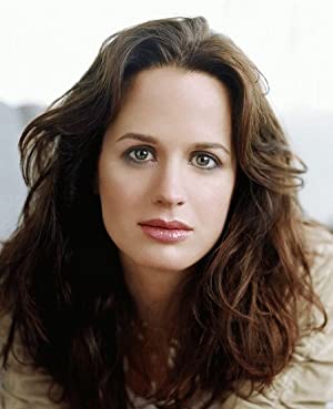 Official profile picture of Elizabeth Reaser