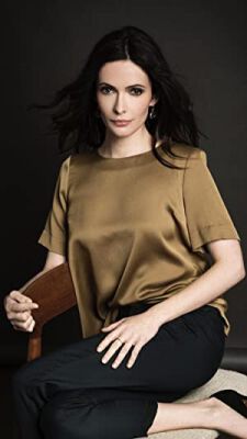 Official profile picture of Elizabeth Tulloch