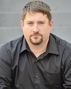 Official profile picture of Elliott Carr