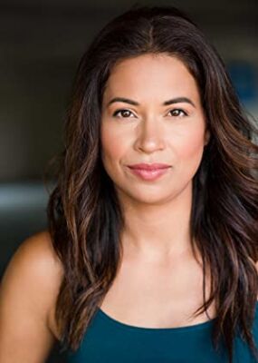 Official profile picture of Elvia Hill