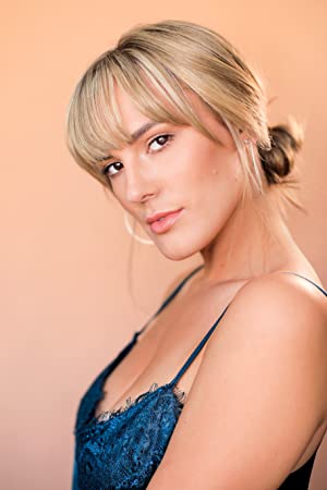 Official profile picture of Emilee Bickert