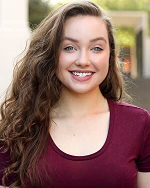 Official profile picture of Emily Grace Dunn