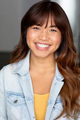 Official profile picture of Emily Hooks