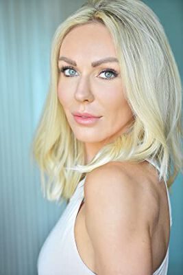 Official profile picture of Emily Roche