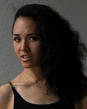 Official profile picture of Emily Snell