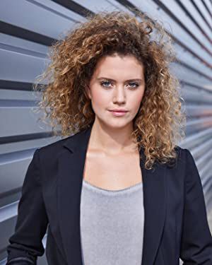 Official profile picture of Emma Deckers
